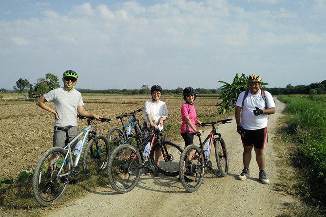 Full Day Cycling Amazing Chiangrai countryside and the White temple - Wat Rong Khun (White Temple) in about an hour: what to expect