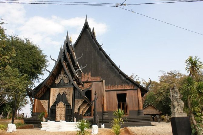 Full-Day Guided Tour of Chiang Rai Temples from Chiang Mai - 7:00 am Pickup and the Drive Out of Chiang Mai