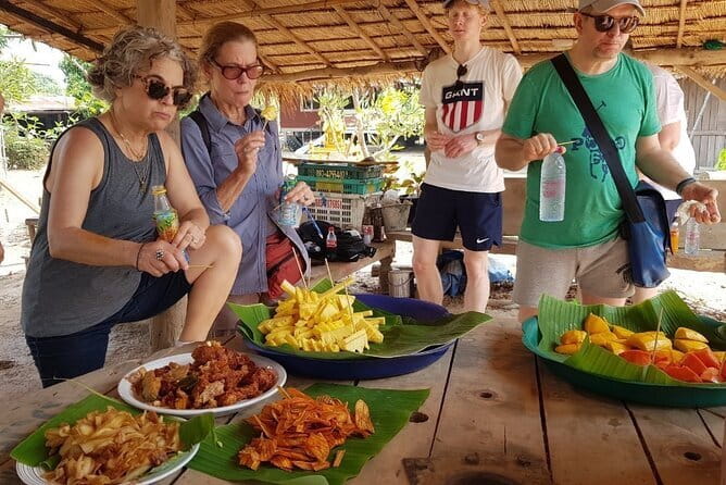 Full-Day Historical Park and Countryside Tour in Sukhothai - Stop 1: Sukhothai Historical Park — starting with ruins and then earning them