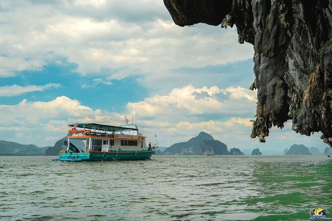Full Day Phangnga Bay with Andaman Sea Kayak - Koh Panak Cave: the dark, long cave experience
