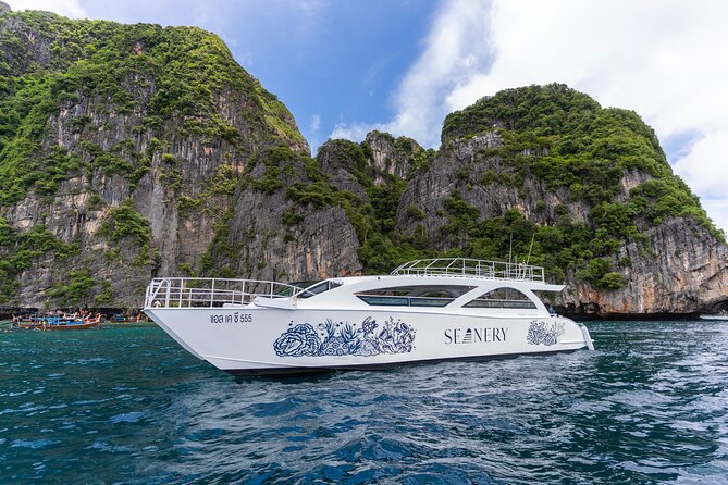 Full-Day Phi Phi and Maiton islands Tour by Speed Catamaran - Ko Phi Phi Don: the lunch break that keeps the day from dragging