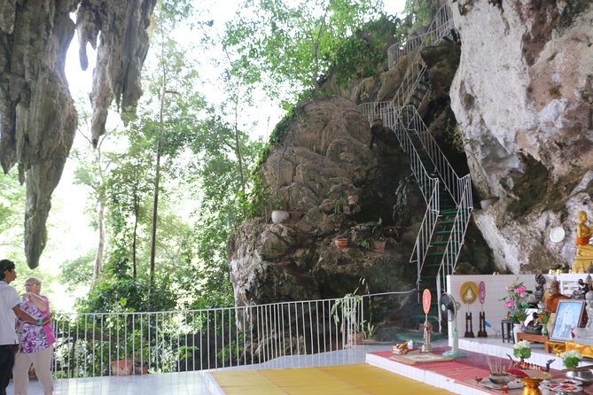Full-Day Temple Tour Including Dragon Cave from Khao Lak - Small Group Travel: Why It Feels More Personal Than a Bus Day