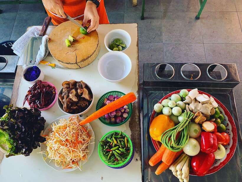Full Day Thai Cooking Class in Organic Farm and Market - Your day in Chiang Mai: 9 am start and a 3:30 pm return