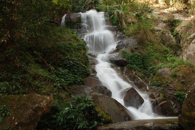 Full Day Trekking & bamboo cooking Tour in Chiang Rai - Doi Hang start: the morning climb begins fast