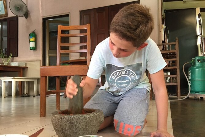 Fun Thai Cooking Class near Bangkok - Cooking class flow: morning lessons to afternoon tasting