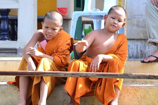 Giant Buddha and Bangkok Local Tour - The Artist House Bangkok: where art keeps happening