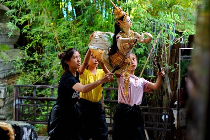 Giant Buddha and Bangkok Local Tour - Wat grounds and museum time: what to expect in 90 minutes