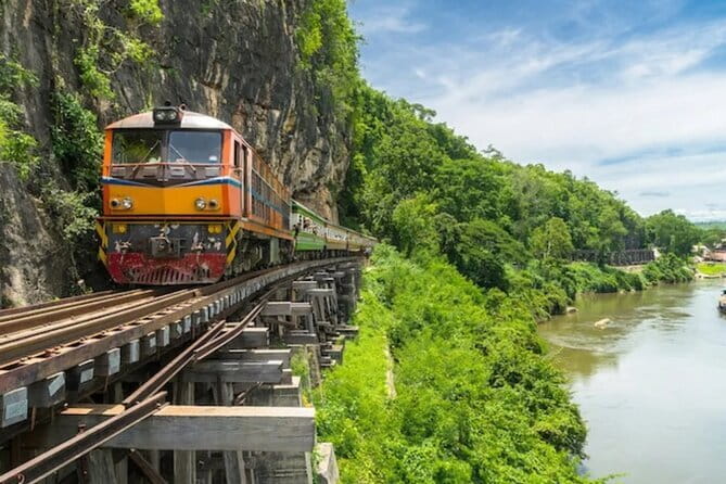 Glittering Ayutthaya Tour to Famous Sights, Market & Sunset Boat - Who should book this Ayutthaya tour, and who should pause?
