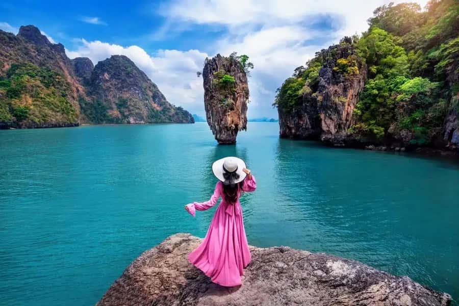 Golden Hour Odyssey from Samet Nangshe to James Bond Island - Wat Maneesri Mahathat: a historic temple stop