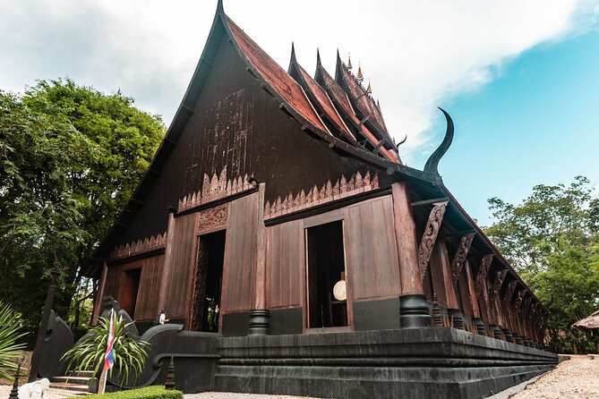 Golden Triangle, White, Black, Blue Temple Full Day Tour From Chiang Mai - 7 AM Departure: Be Ready for the Long, Curvy Minivan Ride