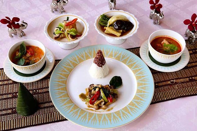 Gourmet Dinner & Spectacular Show at Mandarin Oriental - Gourmet Thai Dinner Details: What’s on the Table and How It Feels