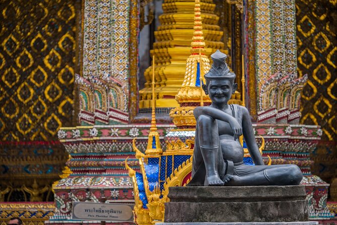 Grand Palace Self-Guided Walking Tour (entry not incl.) - The Audio App: Offline, Location-Cued, and Built for Real Walking