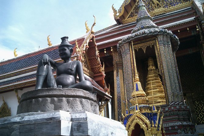 Grand Palace , Thai dance & Fun street walk in Bangkok - Khlong Ong Ang night bazaar: street art without the tourist trap feeling