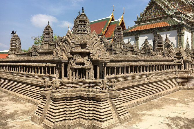 Grand Palace , Thai dance & Fun street walk in Bangkok - Lunch, Thai dessert, and what’s included for the $112.44