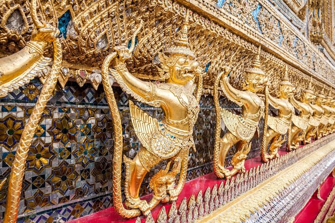 Grand Palace, Wat Phra Kaew, Wat Pho and Wat Arun Walking Tour From Bangkok - Stop 2: Wat Phra Kaew and the Emerald Buddha details you’ll actually notice