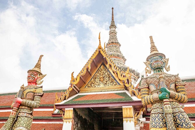 Grand Palace, Wat Phra Kaew, Wat Pho and Wat Arun Walking Tour From Bangkok - Stop 3: Wat Pho’s Reclining Buddha and Thai massage origins