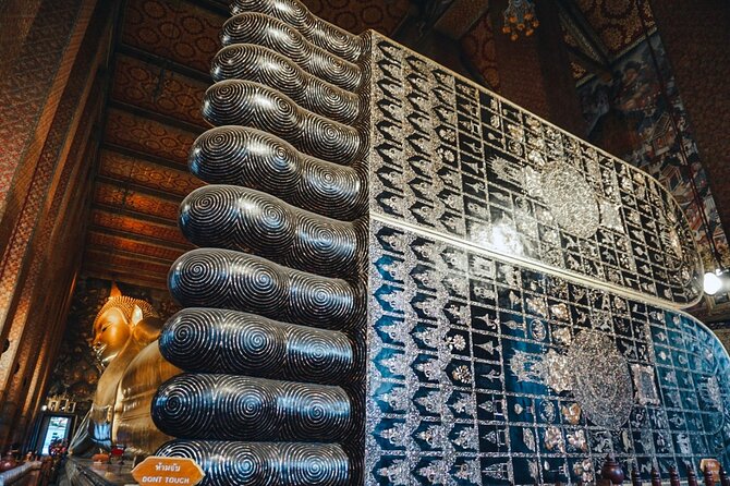 Grand Palace, Wat Phra Kaew, Wat Pho and Wat Arun Walking Tour From Bangkok - Stop 4: Wat Arun’s Temple of Dawn by the river (and why it’s a strong finale)