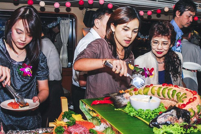 Grand Pearl Dinner Cruise: Dining & Live Performances - Open-Air Deck Time: Photos, Breeze, and the Return by 21:30