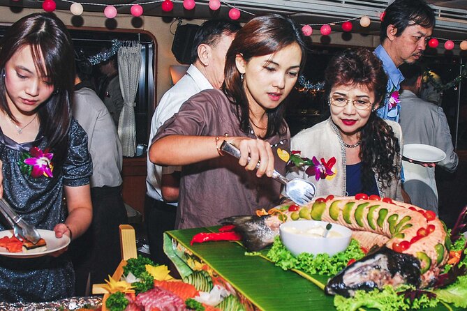 Grand Pearl: Luxury Dinner Cruise with Live Entertainment - Live entertainment: classical Thai dance and live music—when it works