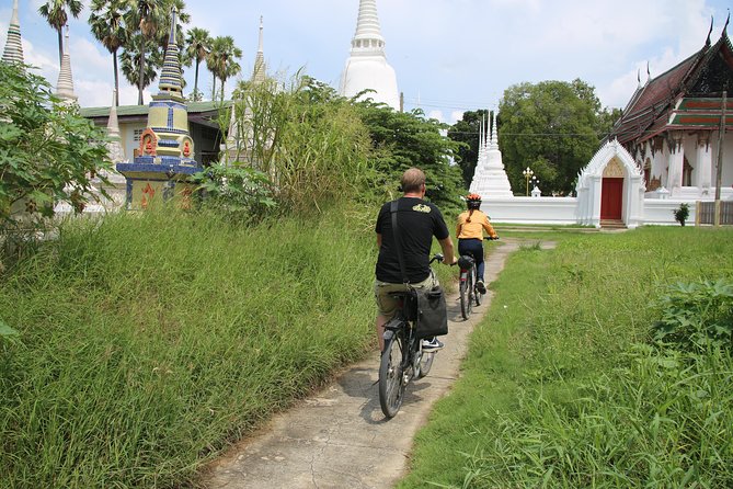 Half-Day Ayutthaya City Cultural Bike Tour - Historic City of Ayutthaya: the big park stop with a budget note