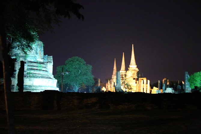 Half-Day Ayutthaya Sunset Bicycle Excursion - Stop 4: Chao Phrom Market for Snack Time Before Dinner