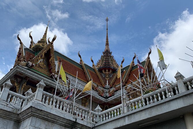 Half Day Bangkok Food and Sightseeing Tour - Meeting point and timing: start near Wat Hualamphong, finish at Sam Yot MRT