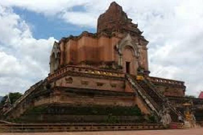 Half day Best of Chiang Mai City by Tuk-Tuk Private tours - The Three Kings Monument stop: a quick but meaningful pause