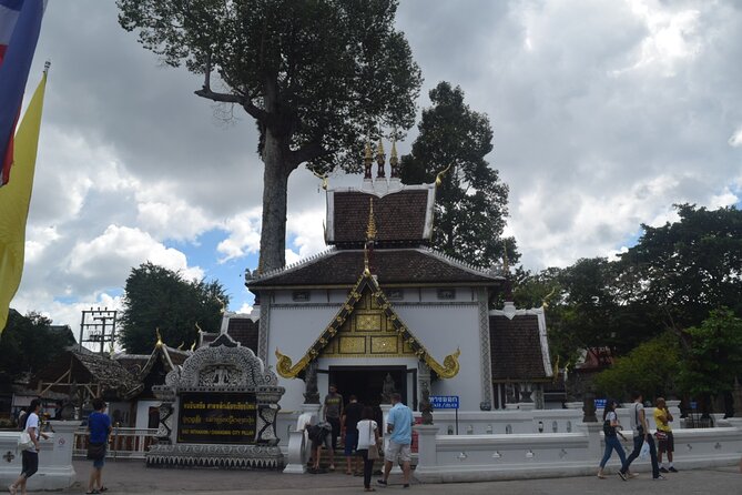 Half Day Chiang Mai City and Cultural by TukTuk, Samlor & Red car (Private Tour) - Guides Who Tailor the Day and Explain What You See