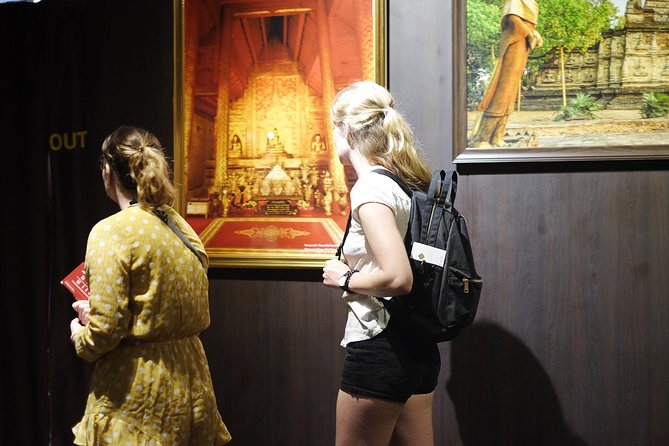 Half Day Chiang Mai City Temples & Museum Tour - Group or Private - Stop 2: Wat Chiang Man (45 minutes) for a tighter, memorable visit