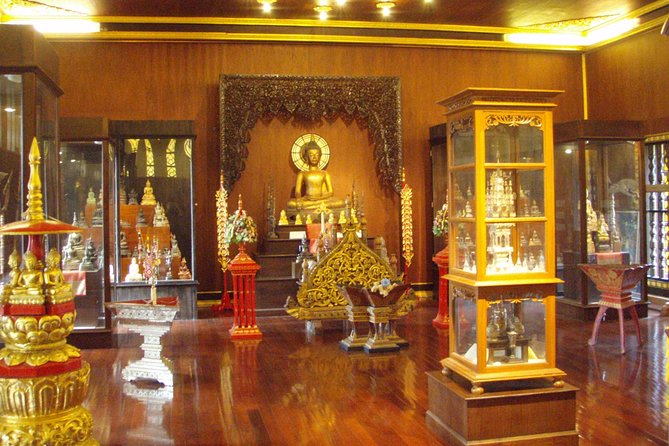 Half Day Chiang Rai City Tour with White Temple & Wat Phra Kaew - Chiang Rai market stop: snacks and small gifts without chaos