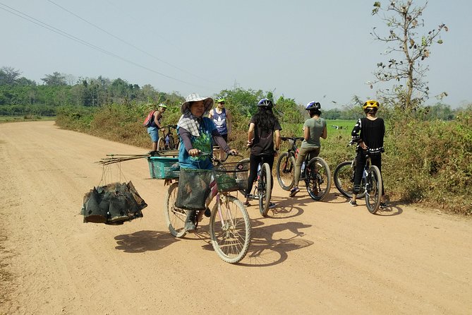Half Day Cycling Tour to the White temple - Getting started: pickup, the covered truck transfer, and bike fitting