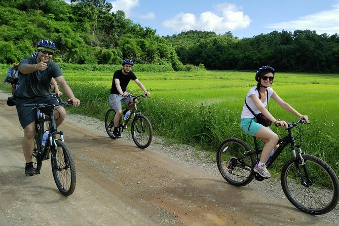Half Day Cycling Tour to the White temple - Stop 1: the start area and why you don’t lose time to tickets