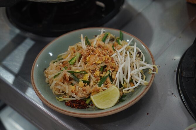 Half Day Guided Thai Cooking Class in Chiang Mai - The “small group” advantage (and why it changes everything)