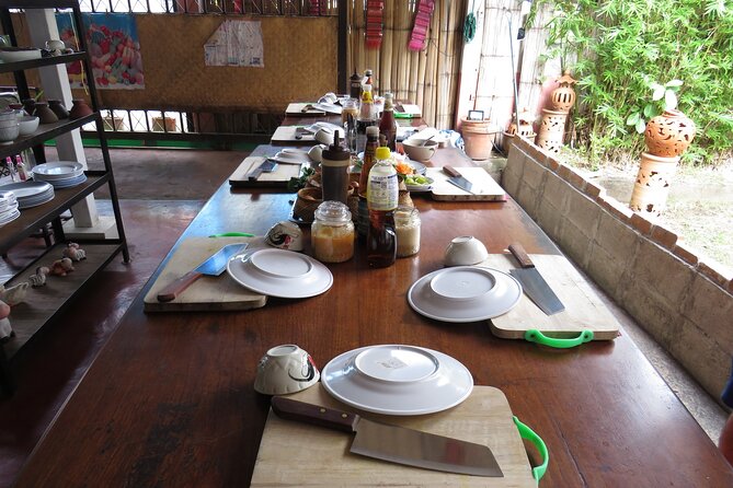 Half-Day Thai Cooking Class and Market Tour From Chiang Mai - Price and Value in Chiang Mai: What $34.47 Actually Buys