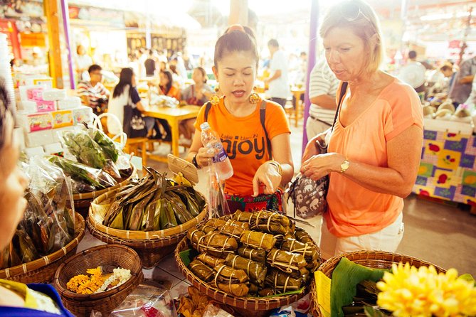 Highlights & Hidden Gems With Locals: Best of Bangkok Private Tour - Expect a route that mixes short walks with smart stops