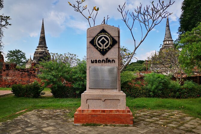 Highlights of Bangkok and Ayutthaya (World Heritage site) in 1 day - Wat Arun (Temple of Dawn): A Short Stop With Big Visual Payoff