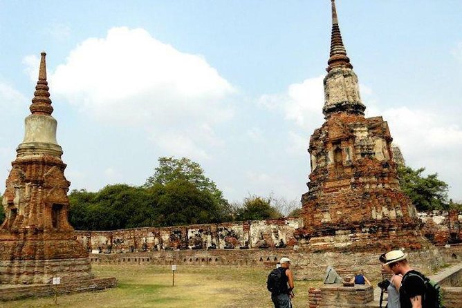Historic Ayutthaya & Return Grand Pearl Cruise Experience - Temple etiquette in Thailand: avoid getting stopped at the door