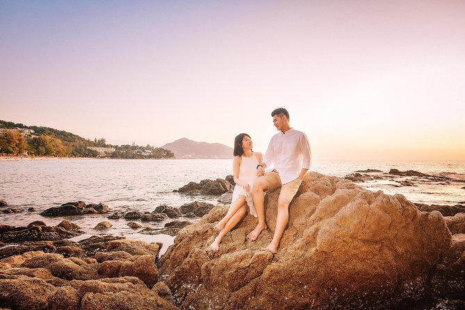 Holiday travel photoshoot in Phuket - A likely flow: from hotel meeting to beach and sunset