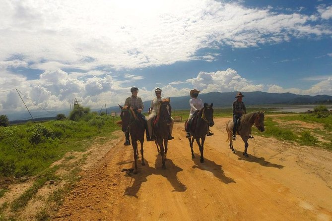 Horse Lesson+Riding+Wat Tonkwen wooden temple.Chiangmai - Getting There: Pickup and How the Morning Starts
