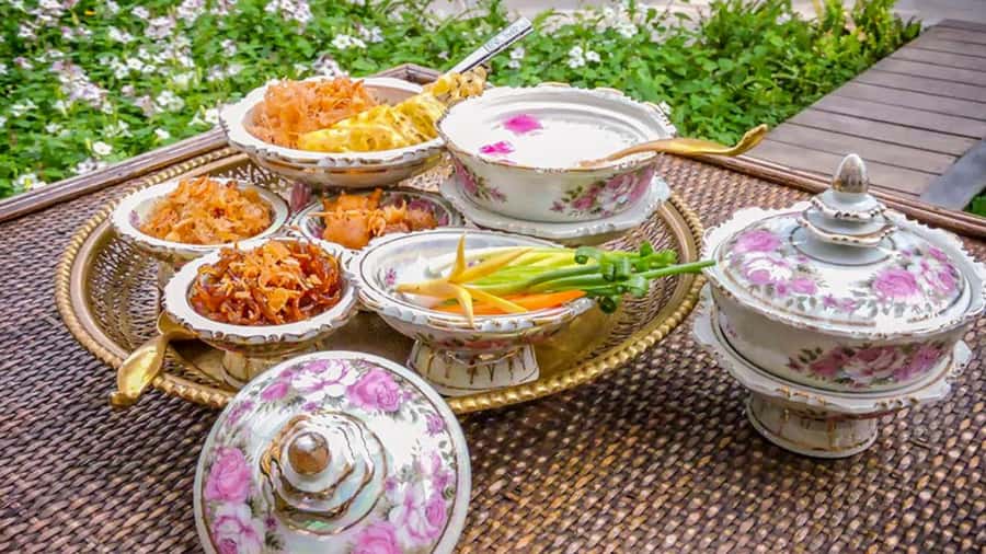 Hua Hin: 4 Corners of Thailand Food Tour - How the Guide Helps: Food-First Explanations, English Included