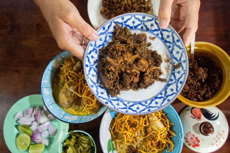 Hua Hin: Eat Like a Local Thai Food Tour - The noodle-soup flavouring lesson: turning a bowl into a skill