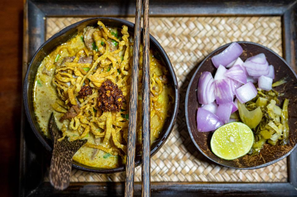 Hua Hin: Eat Like a Local Thai Food Tour - Street food stop: how to enjoy it without second-guessing