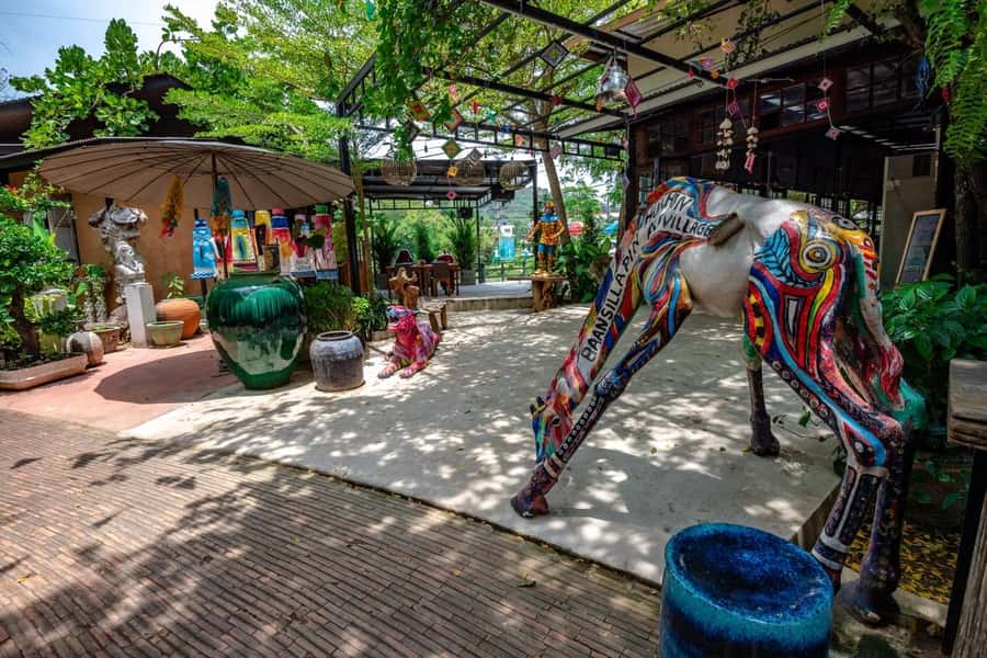 Hua Hin: HUA HIN Discovery Tour - Hua Hin Railway Station (Since 1910): Old-World Rhythm in Motion