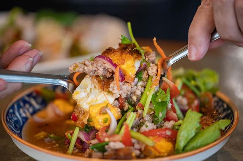 Hua Hin: Local Food Nighttime Guided Tour - Should you book this Hua Hin local food nighttime guided tour?