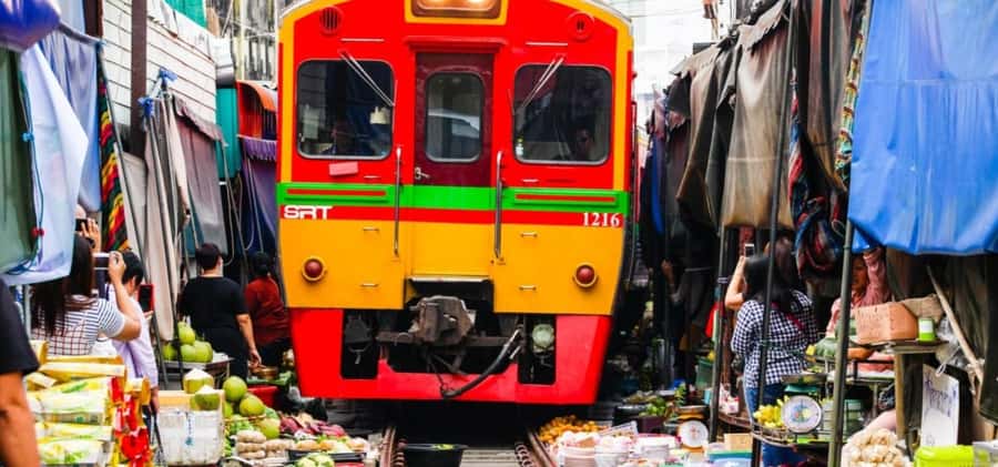Hua Hin: Maeklong Railway & Amphawa Floating Markets Tour - Key highlights you should care about