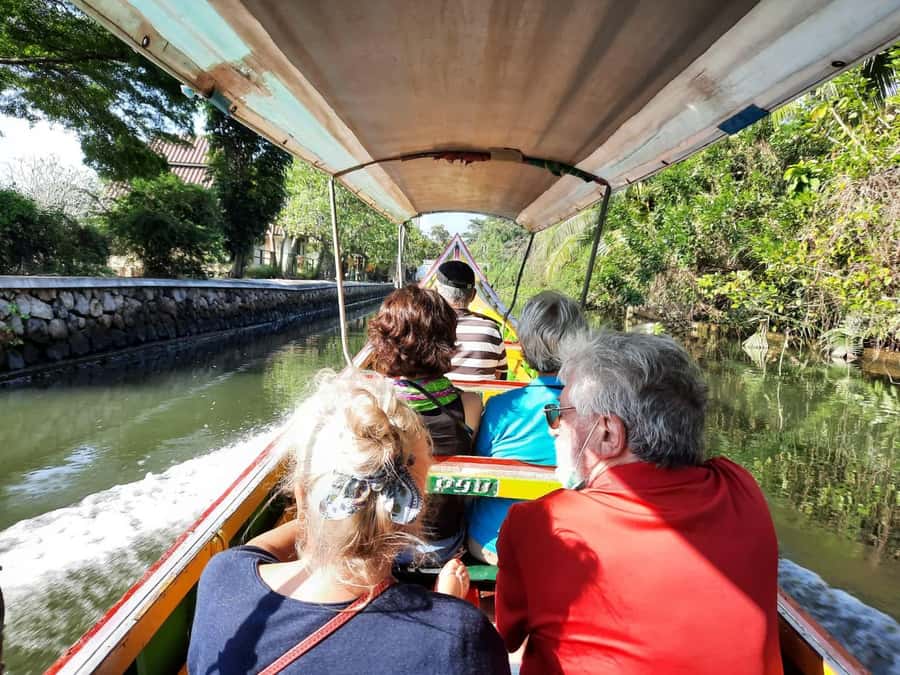 Hua Hin: Maeklong Railway & Amphawa Floating Markets Tour - Maeklong Railway Market: The Horn, the Backing Up, and the 1905 Story