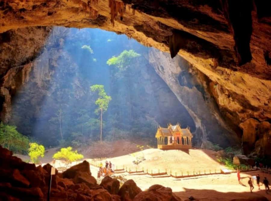 HUA HIN : Phraya Nakhon Cave ( Join Tour) - Entering Phraya Nakhon Cave: why the light feels unreal