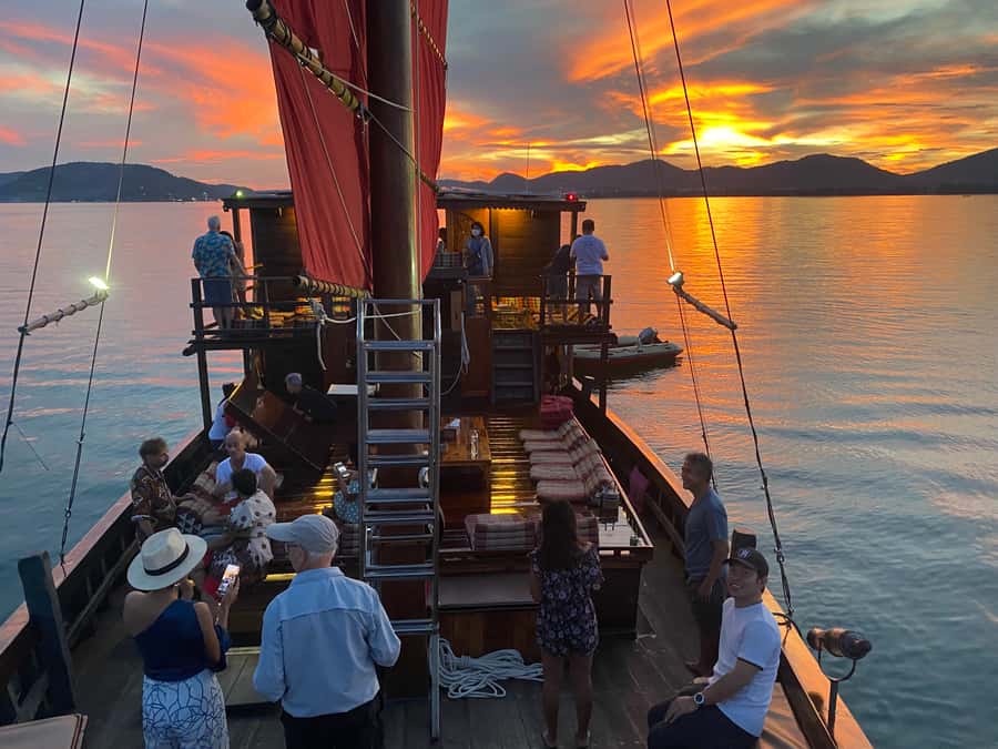 Hua Hin: Siamtara Sunset Sailing Dinner Cruise with Pickup - Getting Onboard at Racer Marina: Pickup, Timing, and First Impressions
