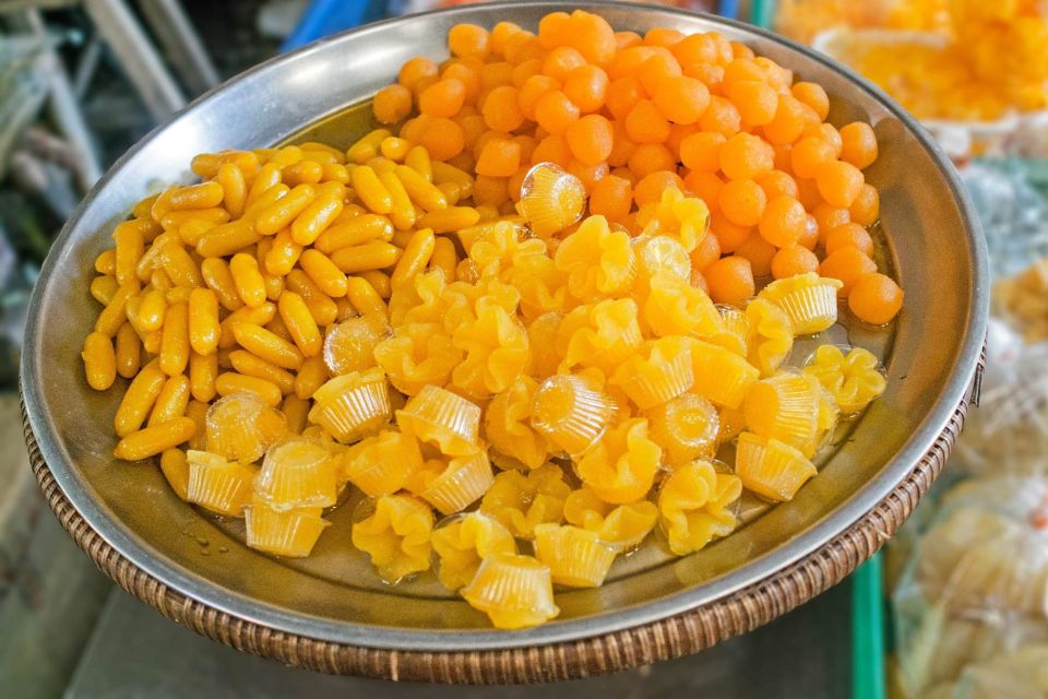 Hua Hin: Thai Street Food & Market Walking Tour - Chat Chai Fresh Produce Market: eating your way through what’s in season