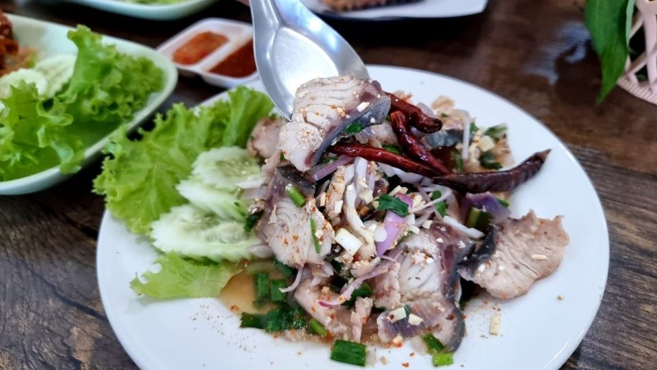 Hua Hin: The Real Jing Jing Thai Food Tour - How the Guide Helps You Order Your Spice Level (Chilli Sting Included)